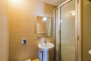 Blue Harbour – Seafront Self-Catering Holiday Penthouse – St Paul’s Bay - Servicios del cuarto de baño