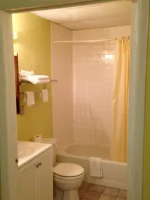New Red Carpet - Bathroom