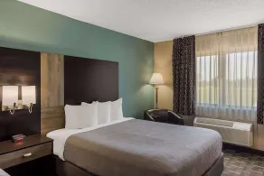 Quality Inn Galesburg near US Highway 34 and I-74 - Room