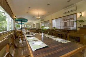 RedDoorz Plus at Pitagiri GBK Senayan - Restaurant