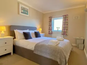 Your Space Apartments - Market Rise - Room