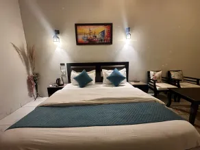 Hotel Tulsi - Room