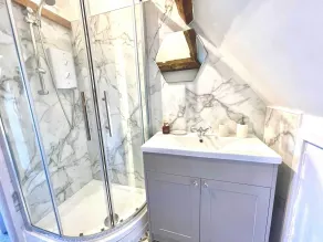 Walnut Tree House - Badezimmer