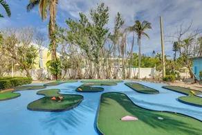 Sunlit Longboat Key Escape w/ Private Resort Beach - Innvendig