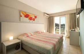 Canvas by Mitsis Messonghi - Chambre