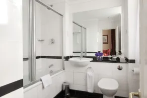 Grange Buckingham Hotel - Bathroom