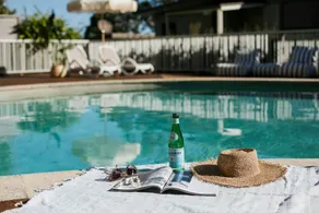 Noosa Heads Motel - Piscina