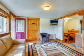 Secluded Stonewall Cabin w/ Mountain View! - Innenbereich