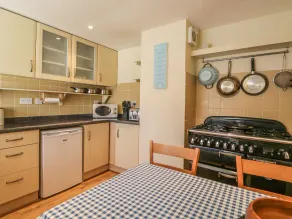 Sea Breeze Cottage - Interior