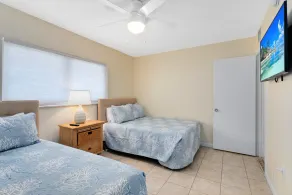 Cocoa Beach Towers - Oceanfront Condos with Pool & Tennis by Port Canaveral - Rom