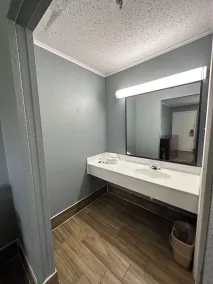 Studio Suites - Bathroom