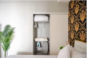 HostlyStays Luxury Suites - Room