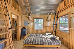 Lakefront Cabin w/ 2 Lofts, Boats on 4 Acres - Interiör