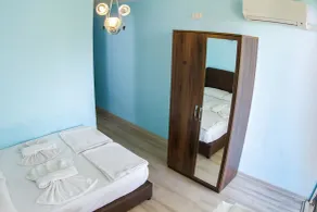 Misa Pension Apart - Room