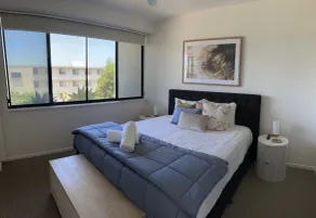 Kings Row Apartments - Room