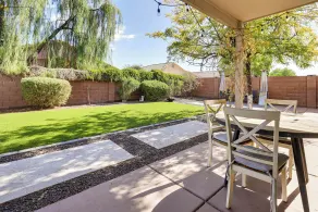Spacious Family Home w/ Yard Near Arizona Mills! - Interiör