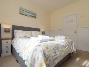 Flat 1 Niles Place - Room