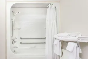 Ramada by Wyndham Tell City - Badeværelse
