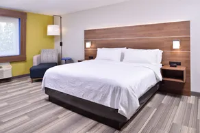 Holiday Inn Express Hotel & Suites Elgin by IHG - Room