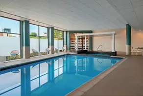 Delta Hotels by Marriott Richmond Downtown - Piscine