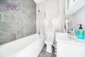 Modern Town Center Apartments Aldershot - Bad
