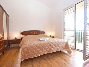 House 1295 - Room