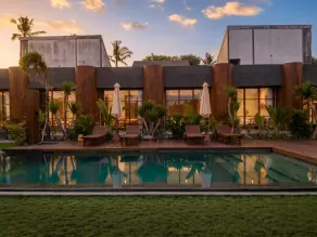 Frontera Nyanyi - Pool