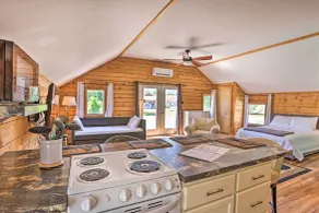 < 1 Mi to Dtwn Suttons Bay! Studio w/ Shared Beach - Innvendig