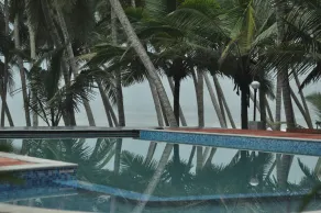 Palmleaves Beach Resort - Outdoor pool