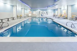 Holiday Inn Express & Suites Williamsburg by IHG - Piscine