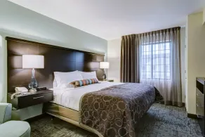 Staybridge Suites O'Fallon Chesterfield by IHG - Chambre