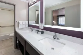 La Quinta by Wyndham North Orem - Salle de bain