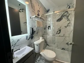 Moon Hotel Brooklyn - Badezimmer