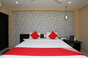 Capital O 11408 Hotel Sai Jagannath - Room