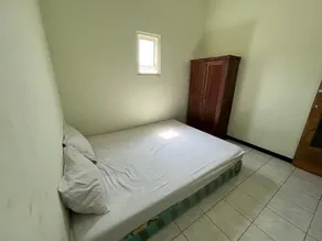 OYO Life  92982 Kost Berkah Ibu - Chambre