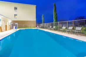 La Quinta by Wyndham Gonzales TX - Pool
