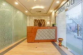 TOWNHOUSE THE HOTEL DIAMOND VASUNDHARA - Saguão