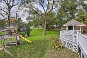 Spacious Refuge w/ Private Pool & Outdoor Bar! - Interiör