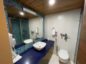Spring Valley Resorts by DLS Hotels - Bathroom