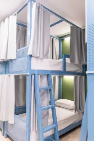 Mega Hostel - Zimmer