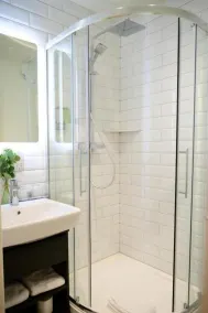 Walton View Hotel - Bathroom