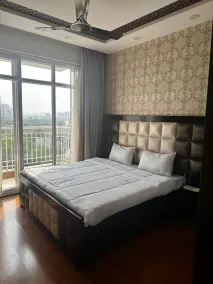 Luxurious Gurugram Apartment for Rent - Entire House With City & Garden Views - Room