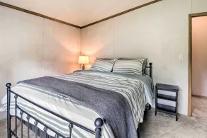 Quaint Pequot Home < 1 Mi From Lake Access! - Rom