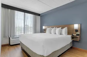 The IAH Houston Hotel - Chambre