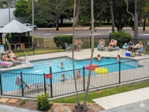 Rainbow Getaway Holiday Apartments - Pool