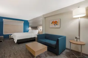 Holiday Inn Express & Suites Lexington by IHG - Zimmer