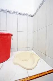 OYO Life 92937 Kost Putri Sarkara Syariah - Badeværelse