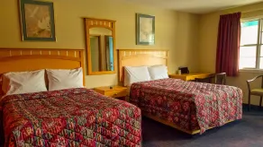 The Dunkirk Motel - Room
