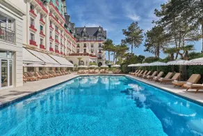 Hôtel Barrière L'Hermitage - Piscine