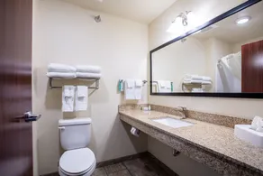 Cobblestone Inn & Suites - Pine Bluffs - Bathroom